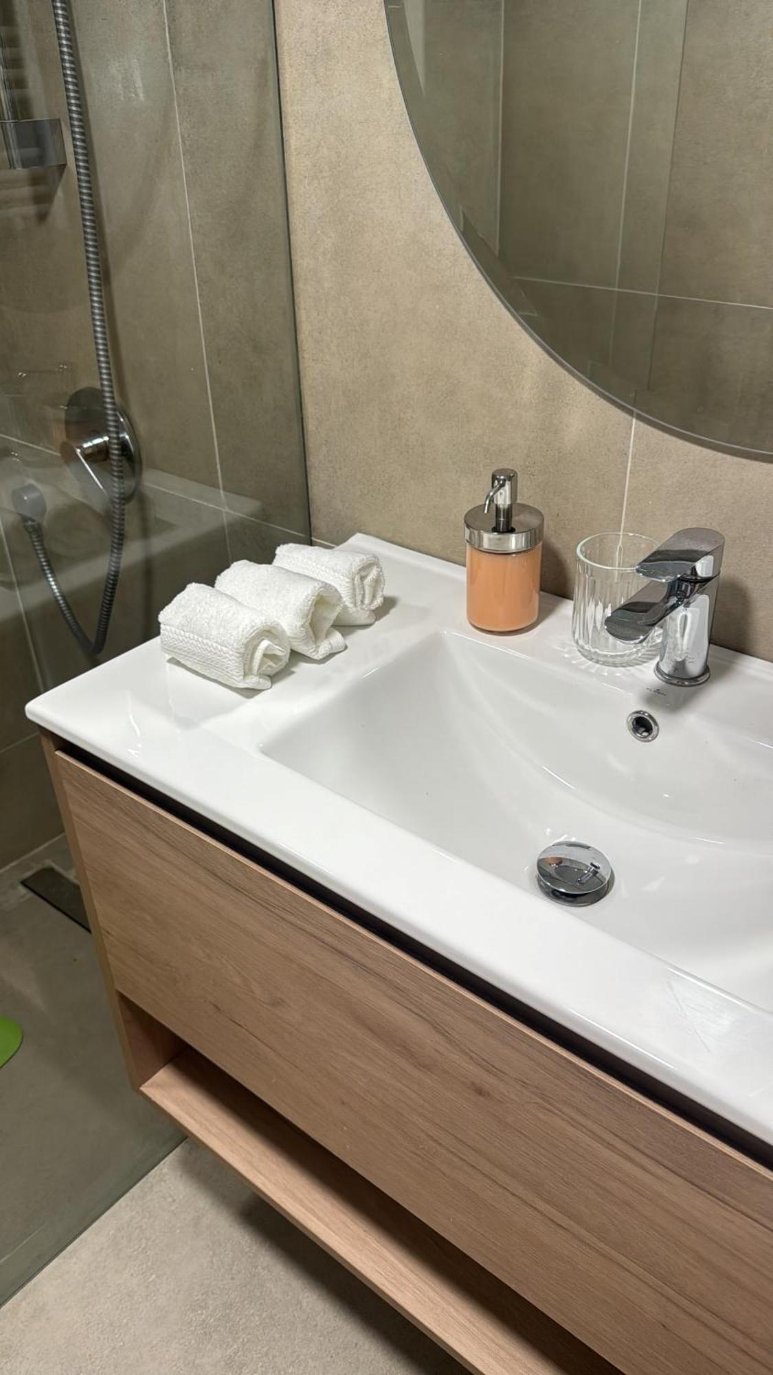 Alto Las Condes Apartments サンティアゴ エクステリア 写真
